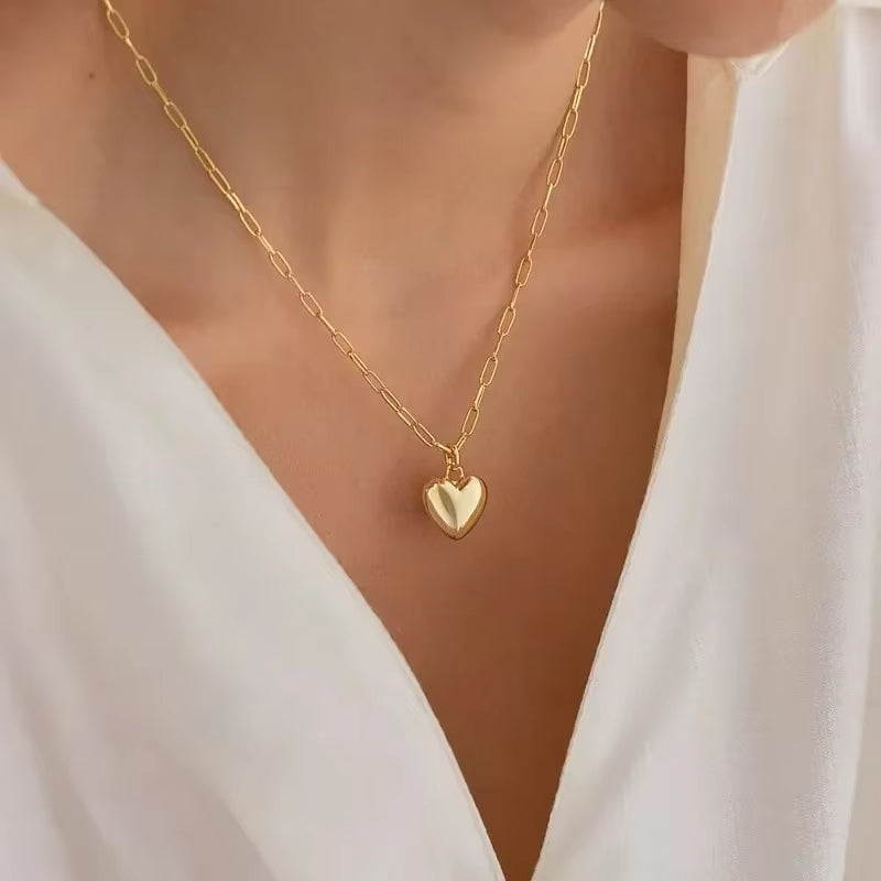 1PCS Gold-Color Necklace Ms Simple Fashion Peach Heart Engraved Love Collarbone Chain Sweet Love Pendant Necklace Jewelry Gifts