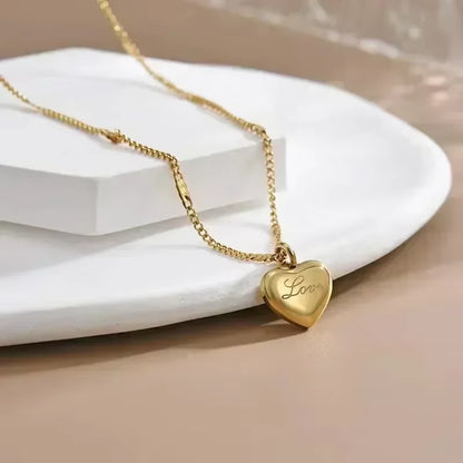1PCS Gold-Color Necklace Ms Simple Fashion Peach Heart Engraved Love Collarbone Chain Sweet Love Pendant Necklace Jewelry Gifts