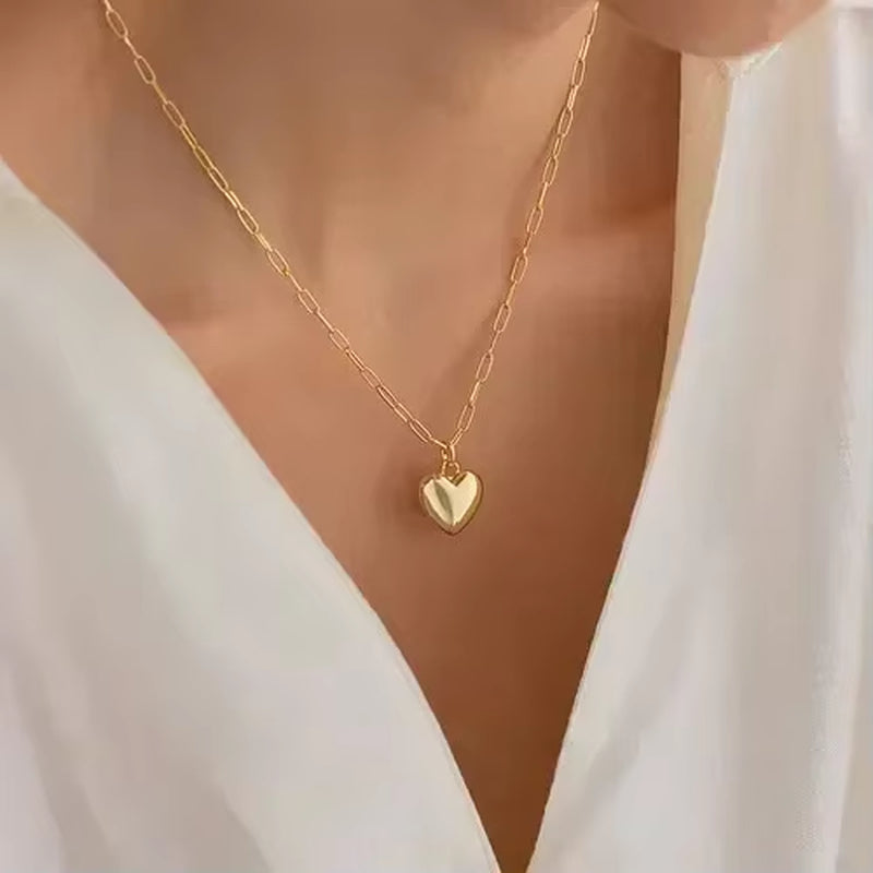 1PCS Gold-Color Necklace Ms Simple Fashion Peach Heart Engraved Love Collarbone Chain Sweet Love Pendant Necklace Jewelry Gifts