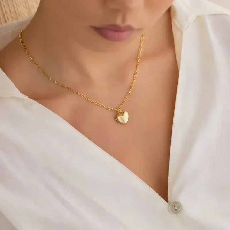 1PCS Gold-Color Necklace Ms Simple Fashion Peach Heart Engraved Love Collarbone Chain Sweet Love Pendant Necklace Jewelry Gifts