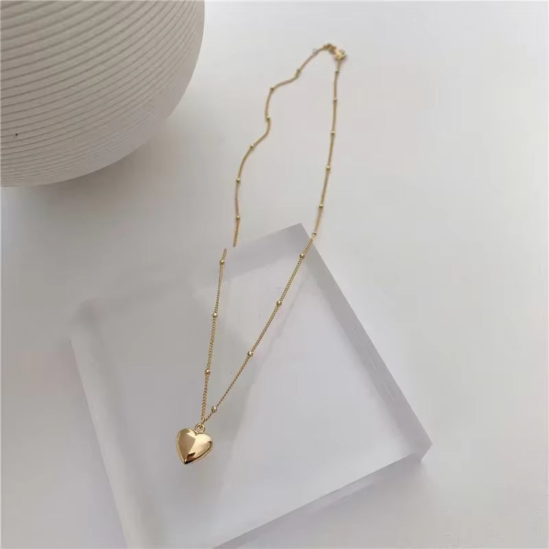 1PCS Gold-Color Necklace Ms Simple Fashion Peach Heart Engraved Love Collarbone Chain Sweet Love Pendant Necklace Jewelry Gifts